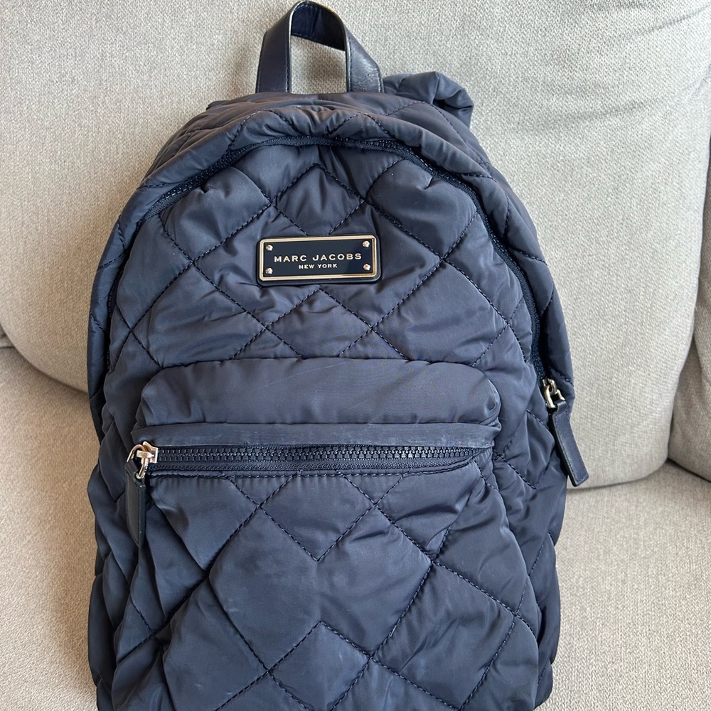 Marc Jacobs Dark Blue Quilted Backpack, in amazing condition, really lightweight
